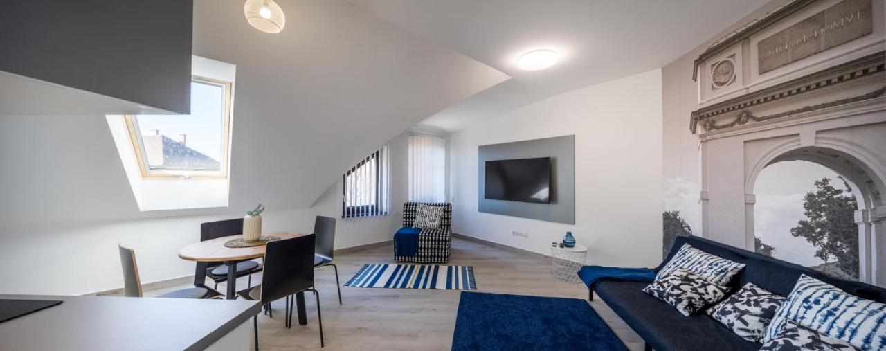 Stafetahaz Apartmanok Vac Luaran gambar