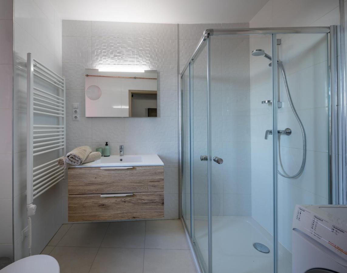 Stafetahaz Apartmanok Vac Luaran gambar
