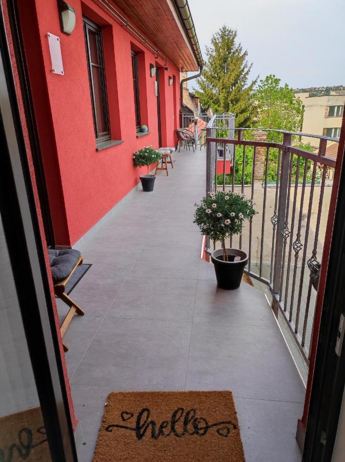 Stafetahaz Apartmanok Vac Luaran gambar