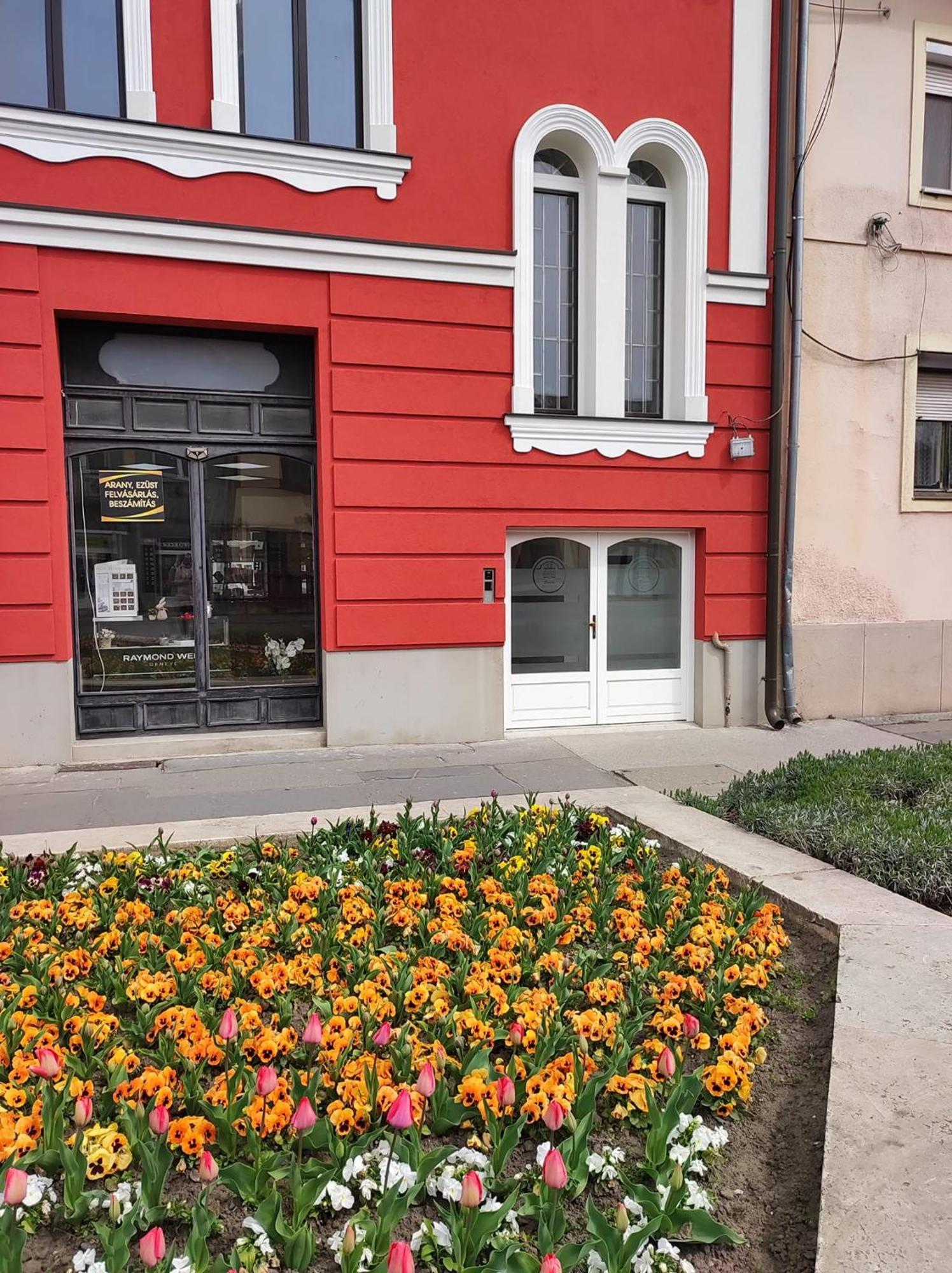 Stafetahaz Apartmanok Vac Luaran gambar