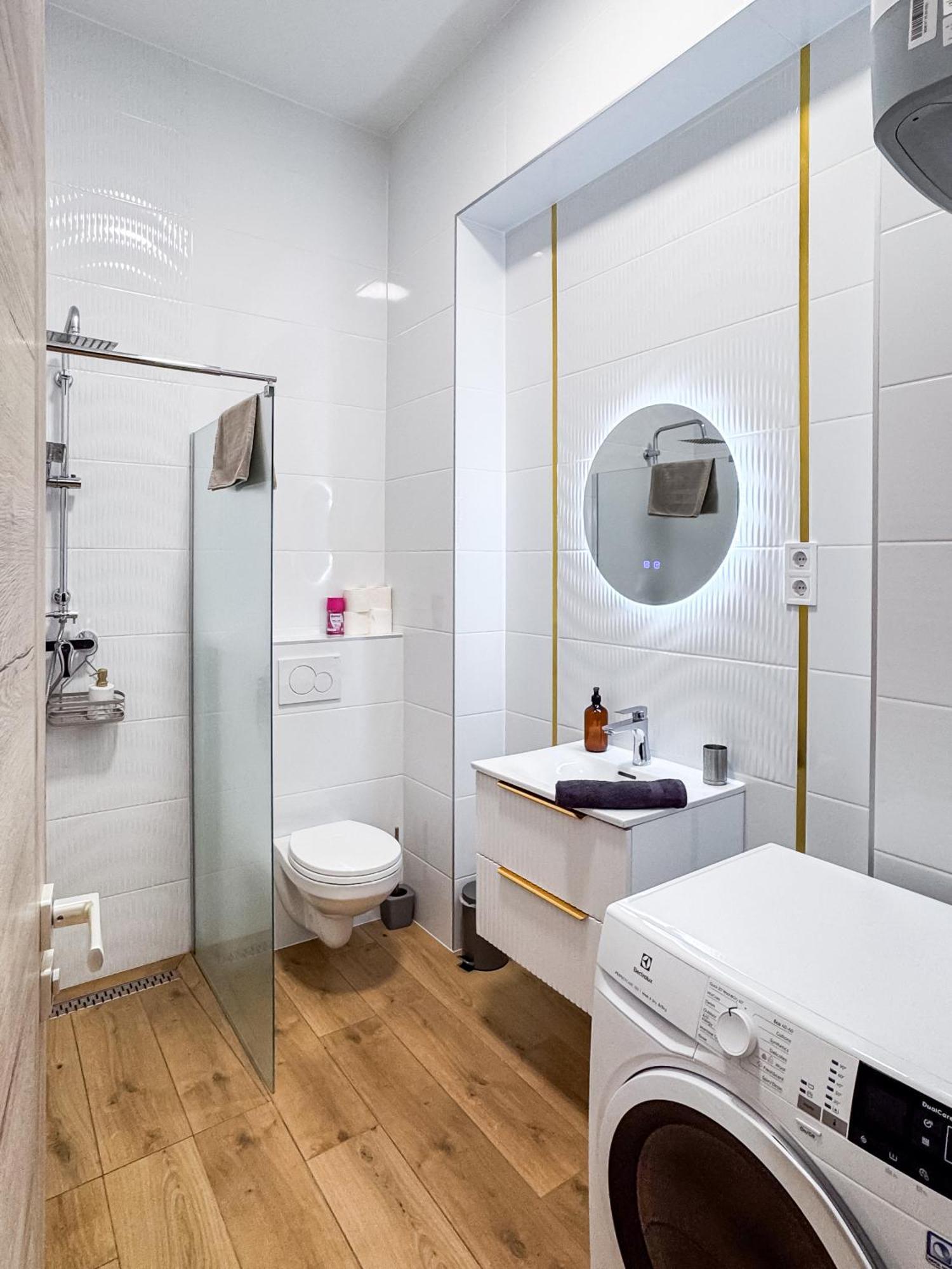 Stafetahaz Apartmanok Vac Luaran gambar